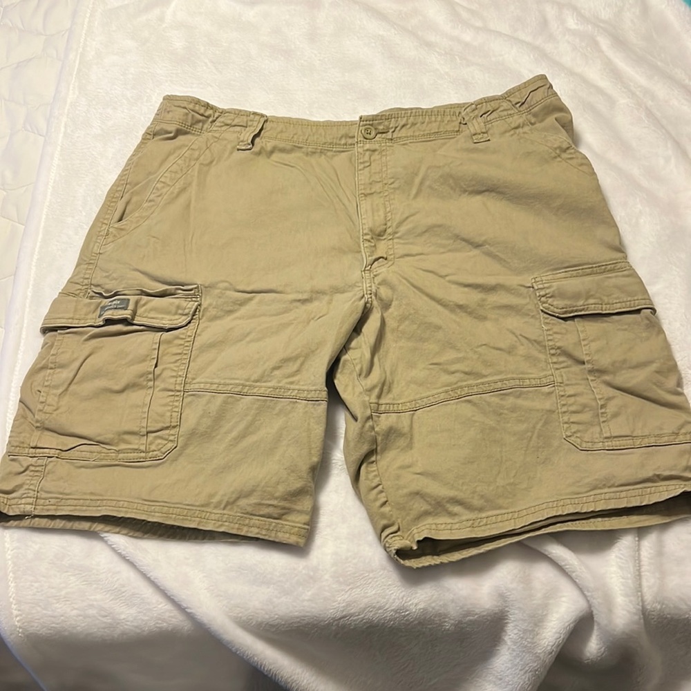 Men’s Wrangler Shorts Size 40